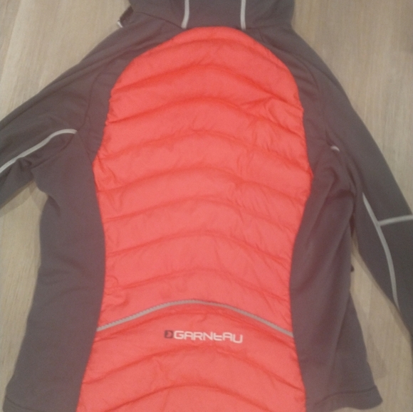 Lois Garneau biking athletic jacket‎ - Picture 6 of 9